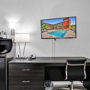 King Suite Mobility accessible
